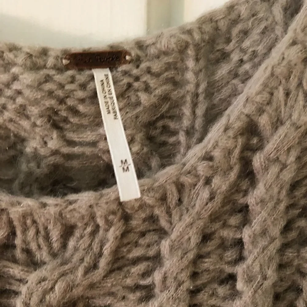 Free People Fluff Sweater *Oatmeal* Size Medium